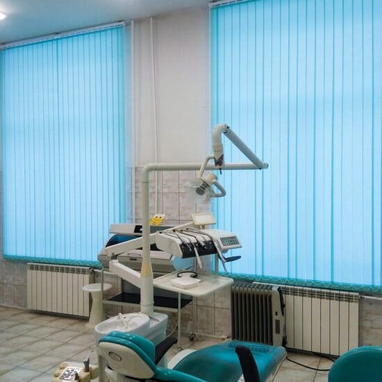 Тканевые вертикальные жалюзи для медицинских учреждений