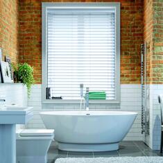 Алюминиевые жалюзи в туалете цена. Купить в «Мастерская Жалюзи»